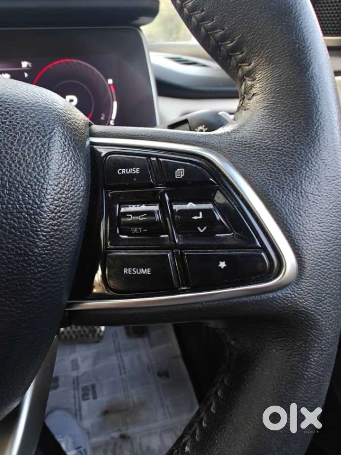 Mahindra Xuv700 2.2 Ax 7 Diesel At Luxury Pack Str, 2022, Diesel