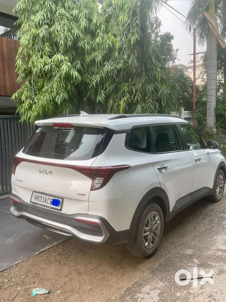 Kia Carens Petrol 2023