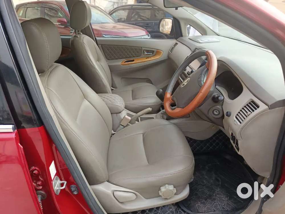 Toyota Innova 2011 Just In 5