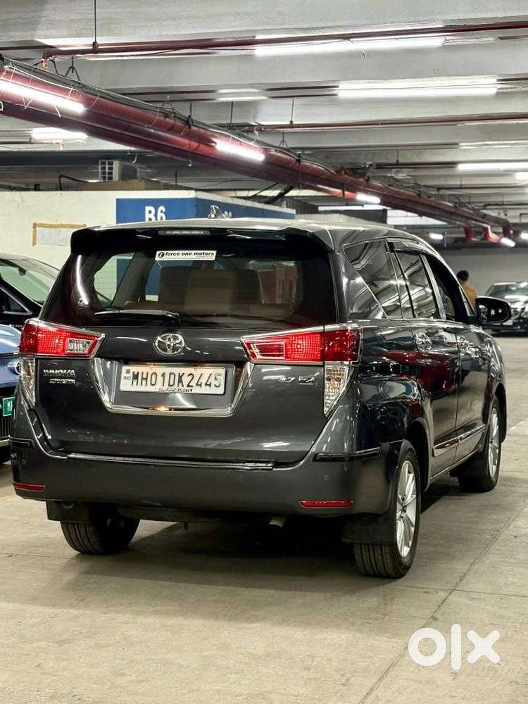 Toyota Innova Crysta