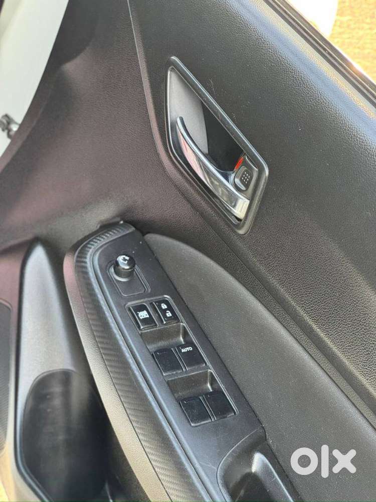 Maruti Suzuki Swift Vxi Optional, 2022, Petrol
