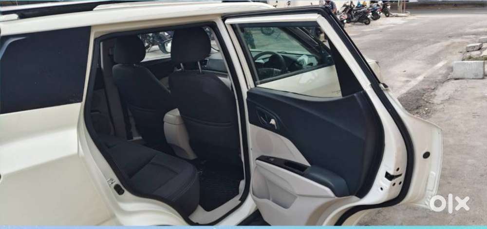 Mahindra Xuv300 W8, 2021, Petrol