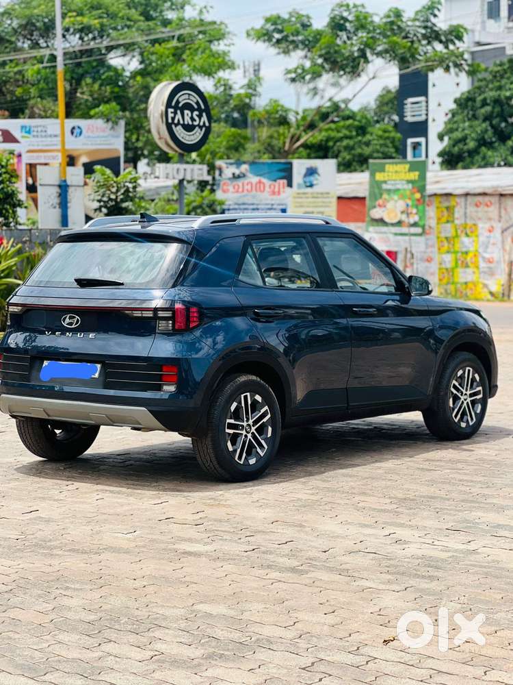 Hyundai Venue Sx (o) Mt 1.5 Diesel, 2022, Diesel