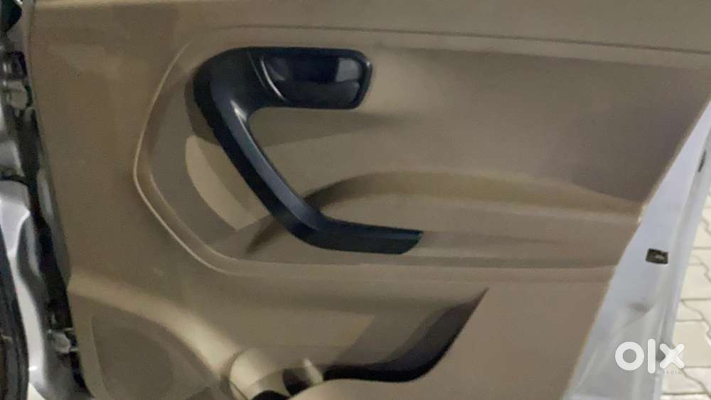 Mahindra Tuv 300 T6, 2017, Diesel