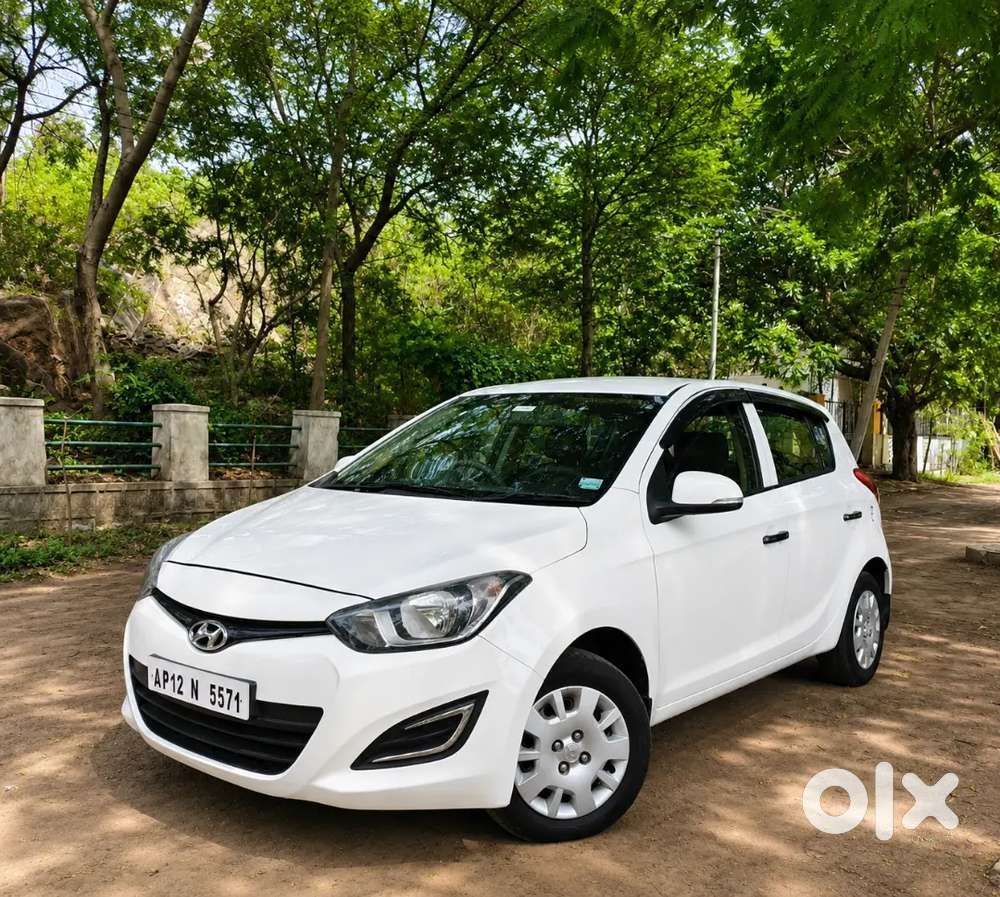 Hyundai I20 1.2l Magna Model 2012 Registration 2013 Good Condition
