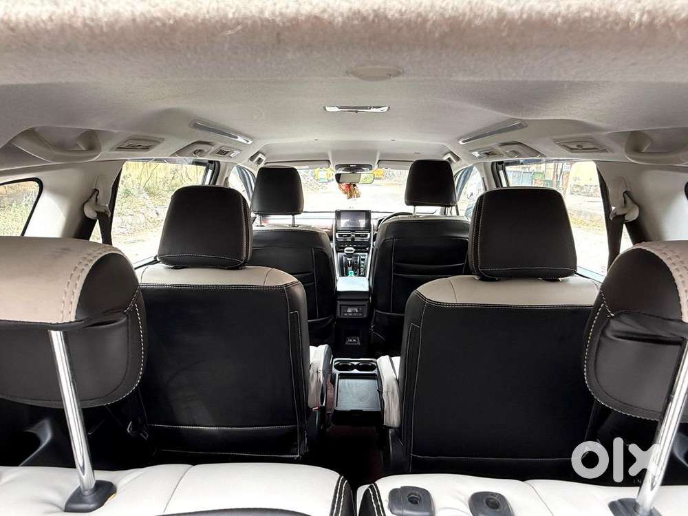 Toyota Innova Hycross