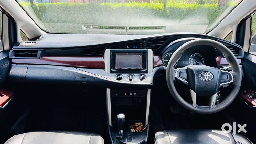 Toyota Innova Crysta [2016-2020] 2.4 Gx At 8 Str, 2017, Diesel