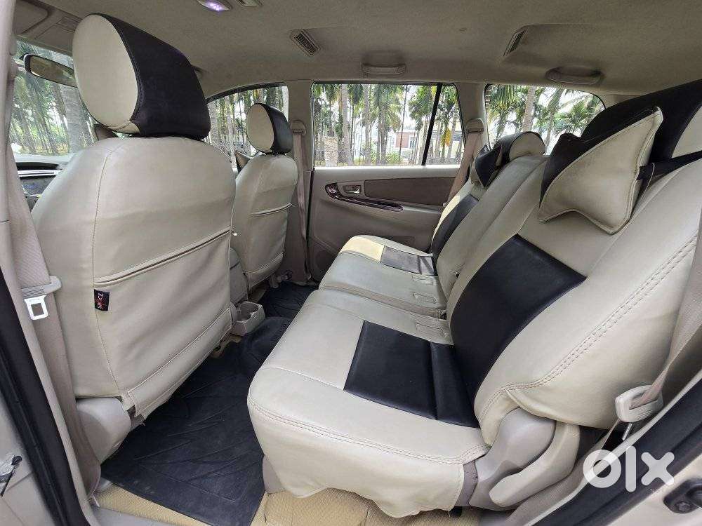 Toyota Innova 2.5 V 8 Str, 2015, Diesel