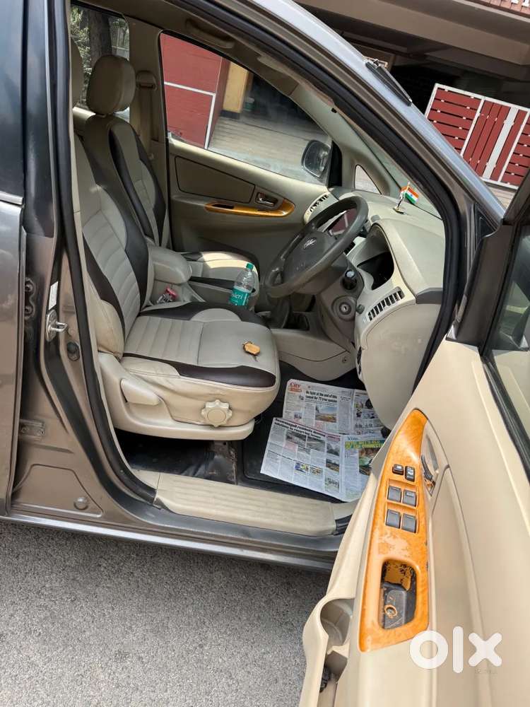 Toyota Innova 2.5 Vx 7 Seater Bs Iv, 2011, Diesel