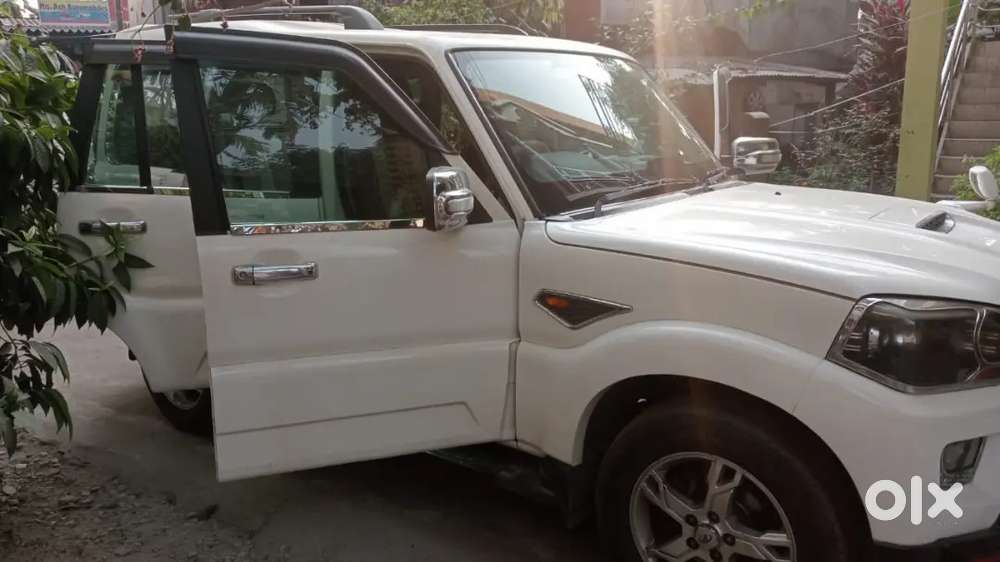 Mahindra Scorpio 2015