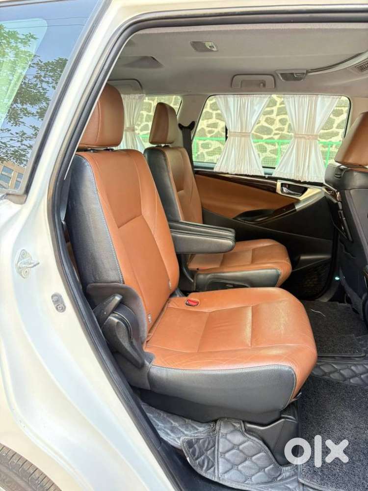 Toyota Innova Crysta 2.8z Automatic, 2016, Diesel