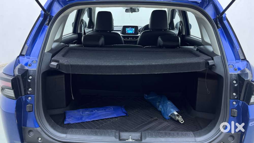 Maruti Suzuki Vitara Brezza 1.5 Zxi At, 2022, Petrol