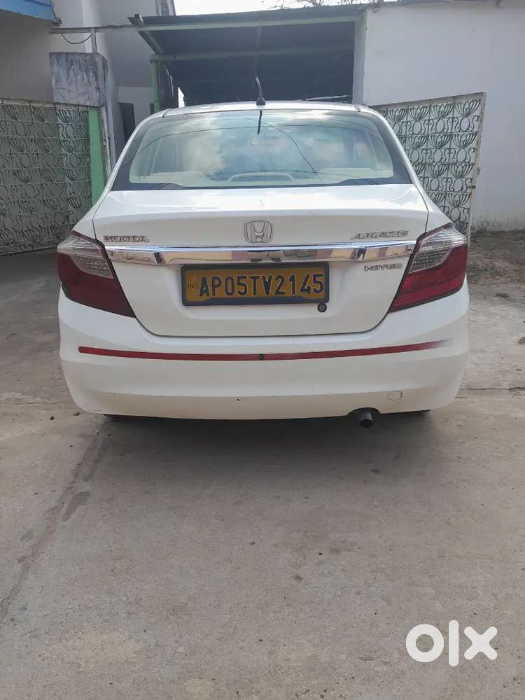 Honda Amaze 2017 Diesel 138000 Km Driven Well Maintained