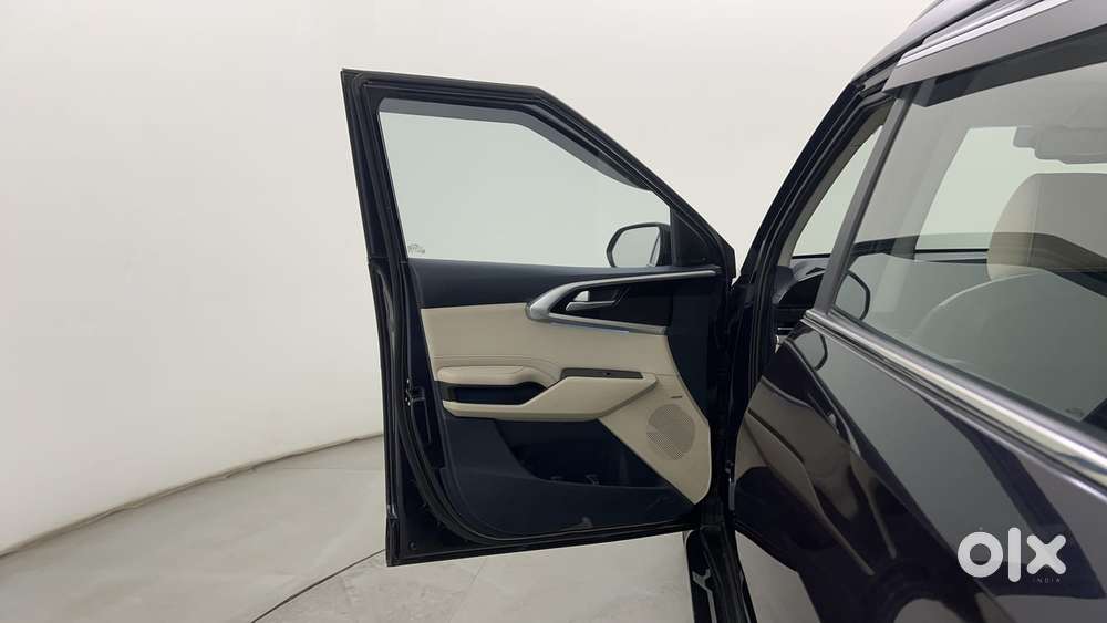 Kia Carens 1.4 Luxury Plus 6 Str, 2022, Petrol