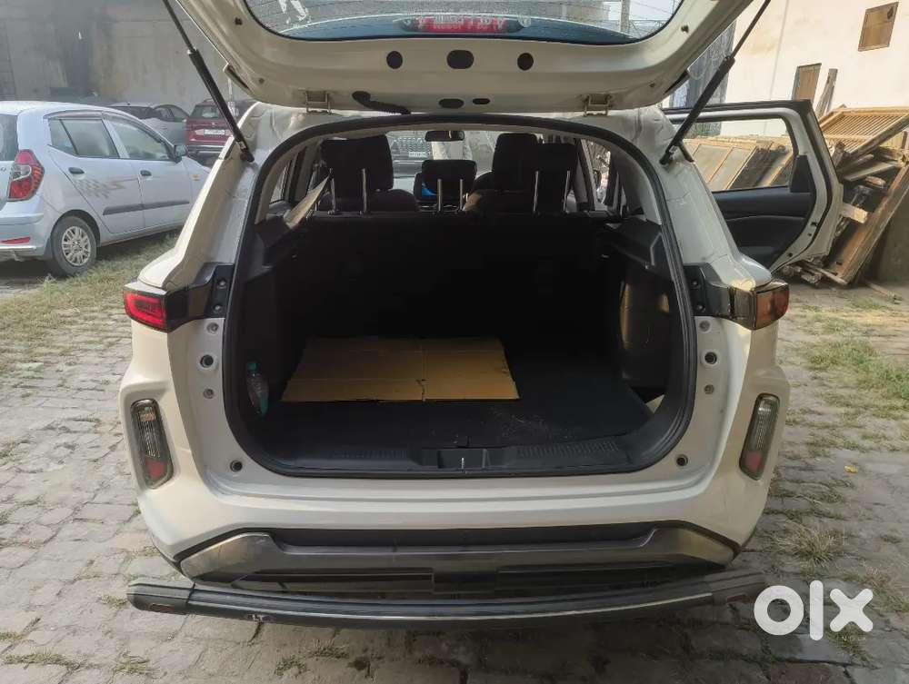 Toyota Urban Cruiser Hyryder 2025 Petrol 30000 Km Driven