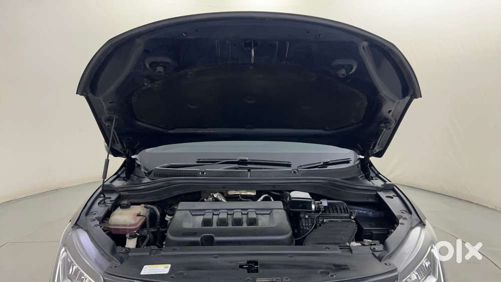 Mahindra Xuv700 2.2 Ax 5 Diesel At Str, 2024, Diesel
