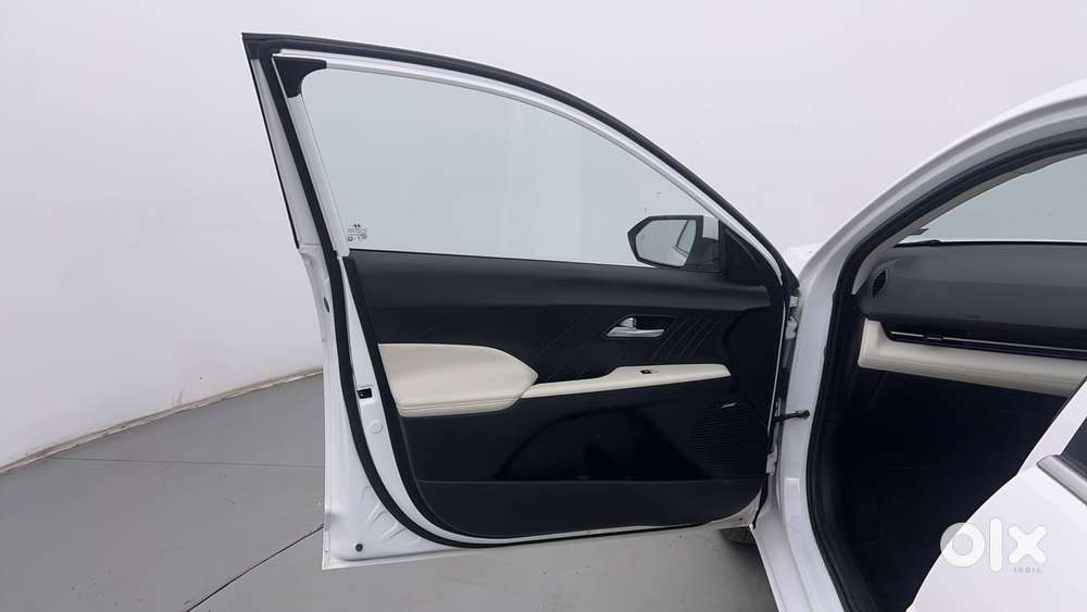 Hyundai Verna 1.5 Sx (o) Vtvt Ivt, 2024, Petrol