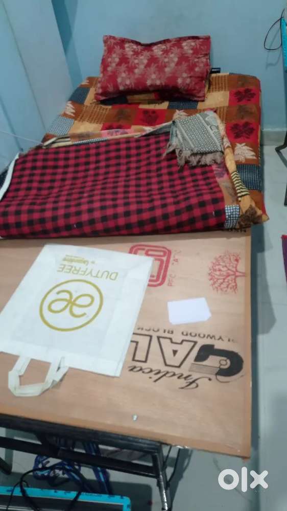 Single bed in very good condition