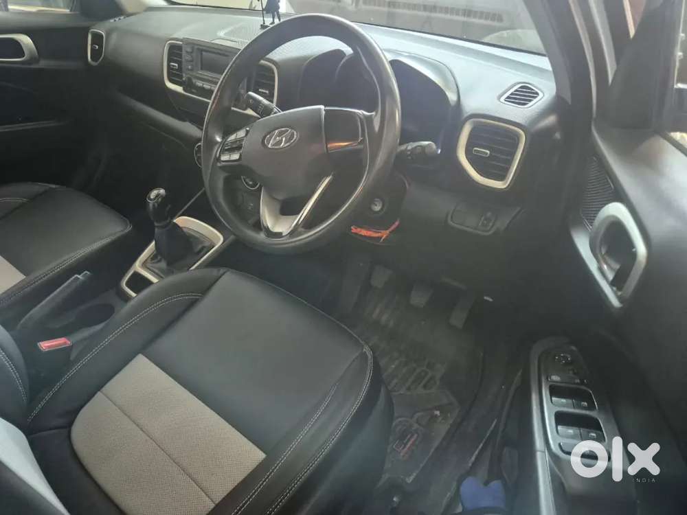 Hyundai Venue 2020 Petrol 62000 Km Driven