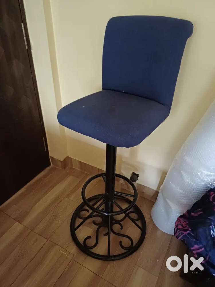 Revolving Kitchen, Bar stool chair