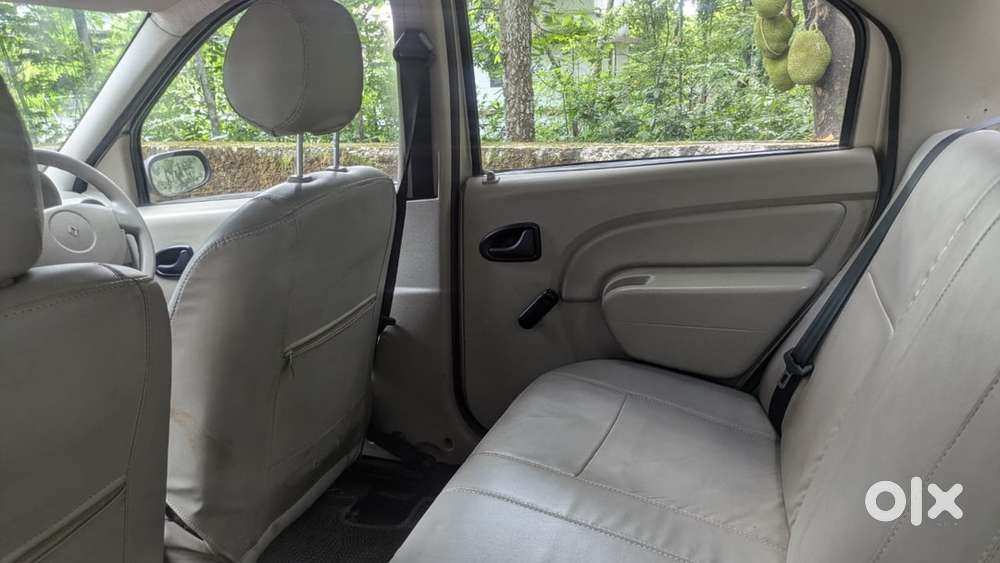 Mahindra Logan Petrol 2007