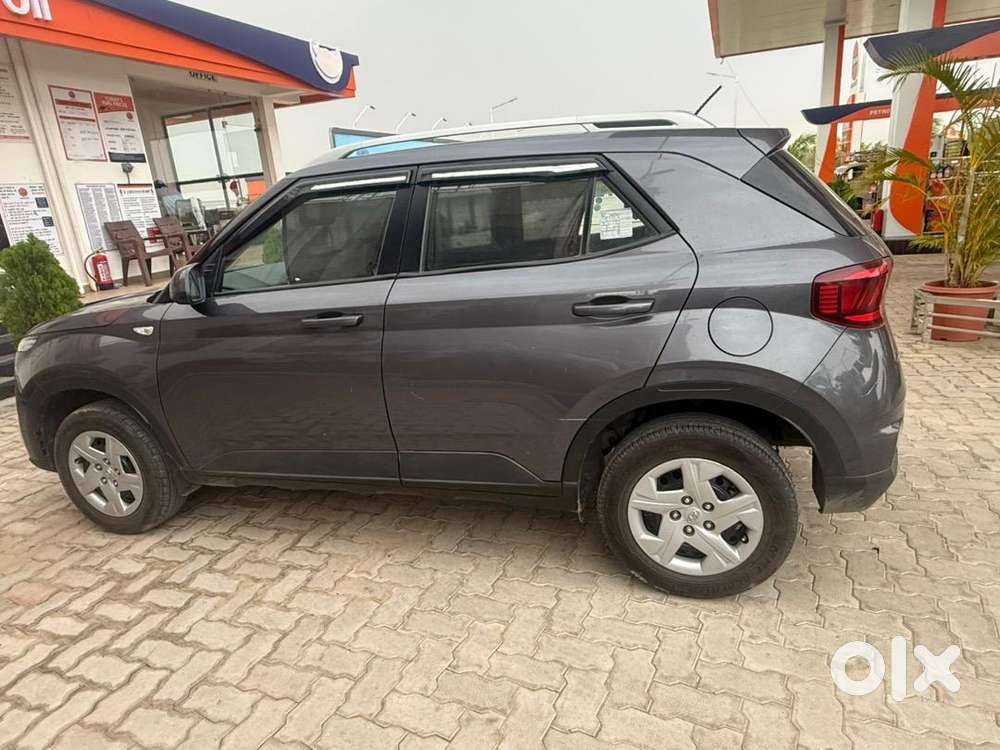 Hyundai Venue 2019 Petrol Well Maintained