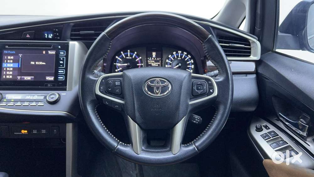Toyota Innova Crysta 2.7 Zx At, 2016, Petrol