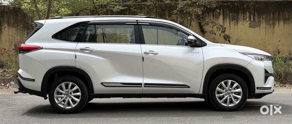 Toyota Innova Hycross 2.0 Vx (o) Hybrid 7 Str, 2024, Petrol