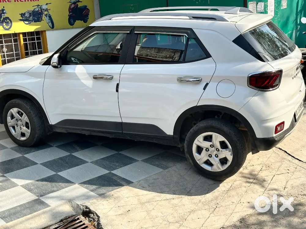 Hyundai Venue 2022 Petrol Good Condition