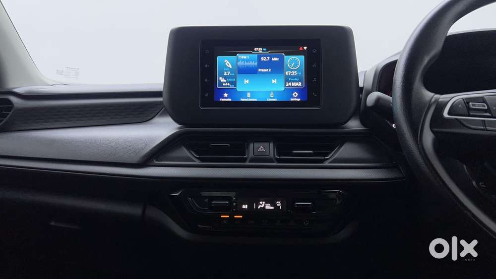 Maruti Suzuki Swift Vxi Optional, 2024, Petrol