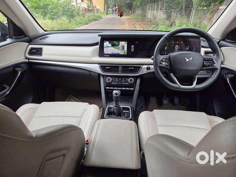 Mahindra Xuv700 2.2 Ax 7 Diesel Mt Luxury Pack Str, 2024, Diesel