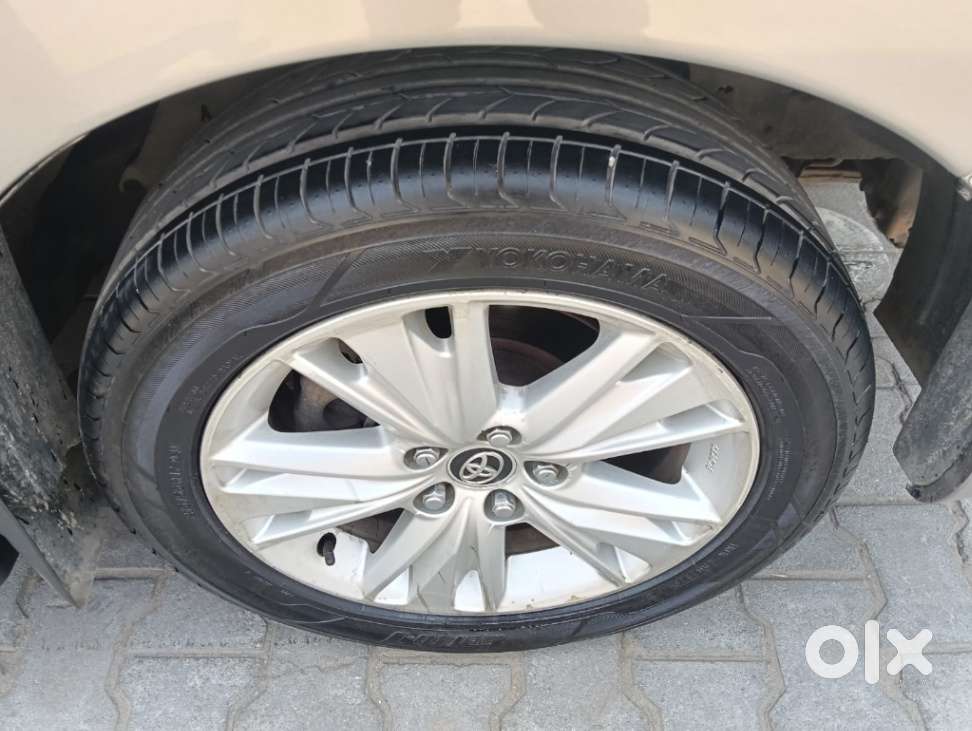 Toyota Innova Crysta Zx 2.4 Diesel 7 Seater, 2016, Diesel