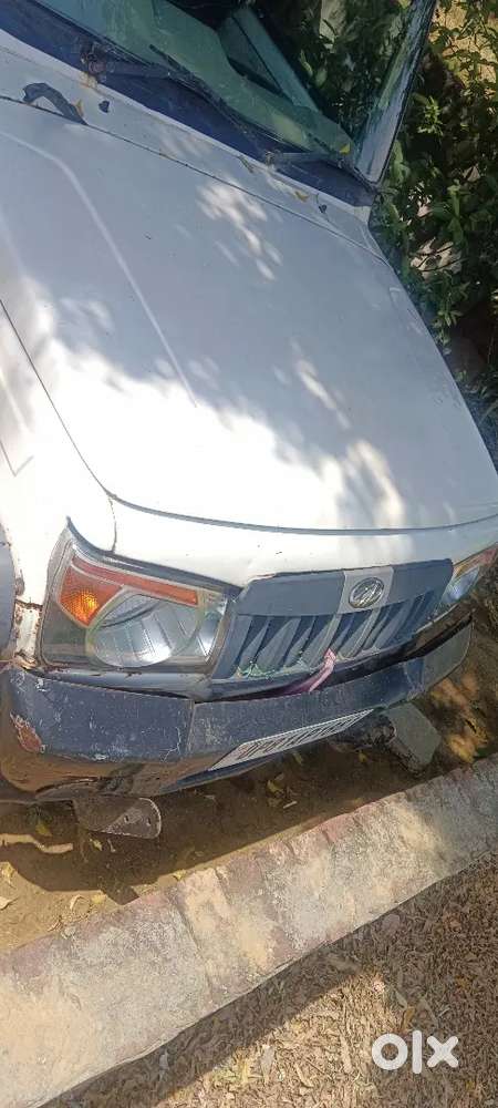 Mahindra Bolero 2012
