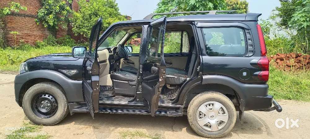 Mahindra Scorpio Classic 2.2 Diesel 2023