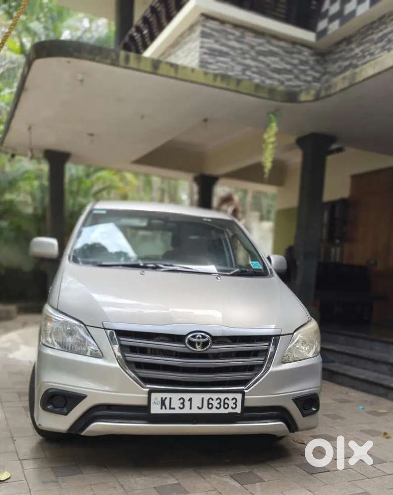 Toyota Innova 2016