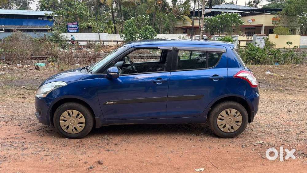 Maruti Suzuki Swift Vxi + Manual, 2012, Petrol