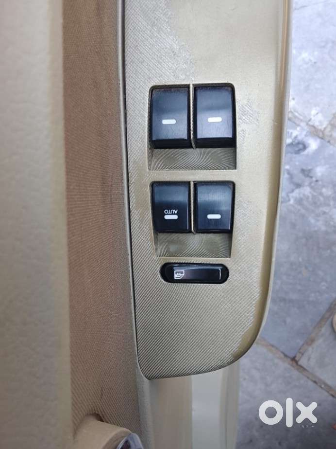 Mahindra Quanto C8, 2013, Diesel