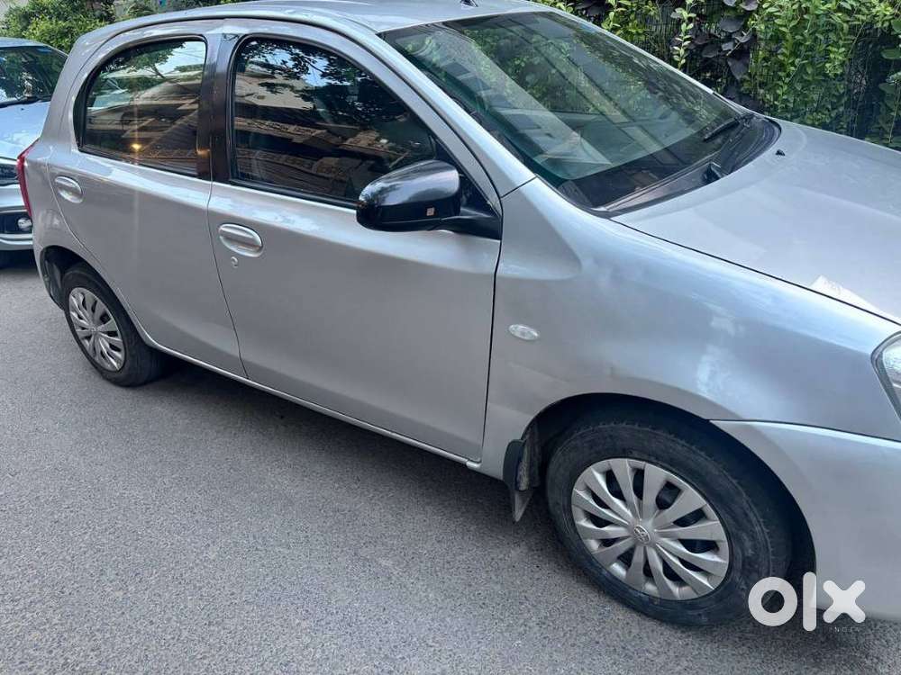 Toyota Etios Liva 2011-2012 G, 2011, Petrol