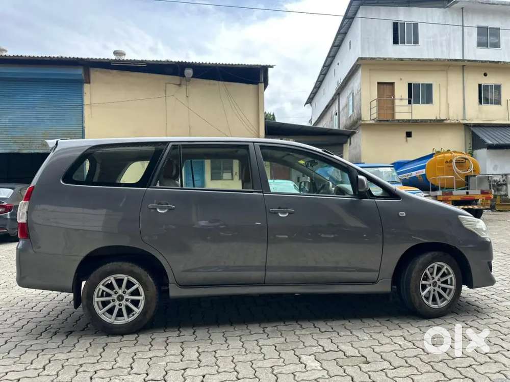 Toyota Innova 2012 Diesel Well Maintained
