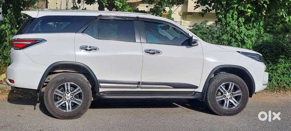 Fortuner 4x2 Automatic Diesel 72000 Km Driven