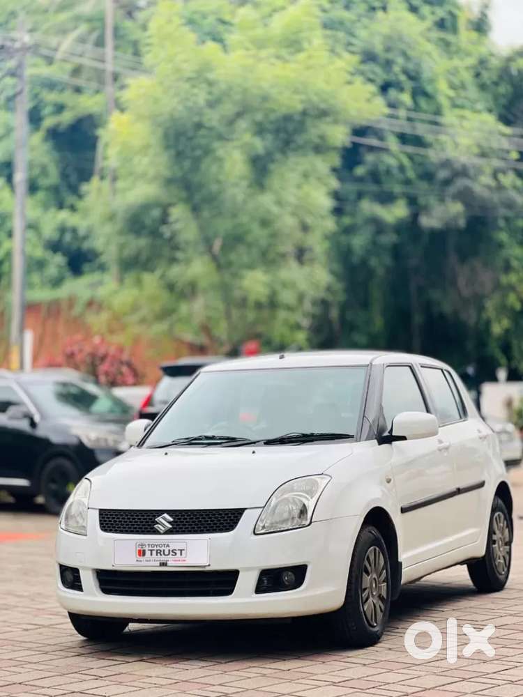 Maruti Suzuki Swift Vxi, 2011, Petrol