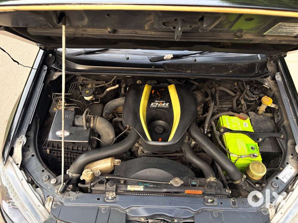 2019 Isuzu D-max V-cross 4x4  68,500 Km  Single Owner