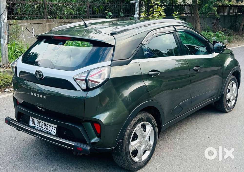 Tata Nexon 1.2 Revotron Xm (s), 2023, Cng & Hybrids