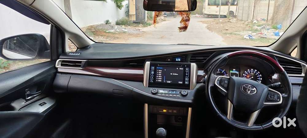 Toyota Innova Crysta 2.4 V 7 Str, 2016, Diesel