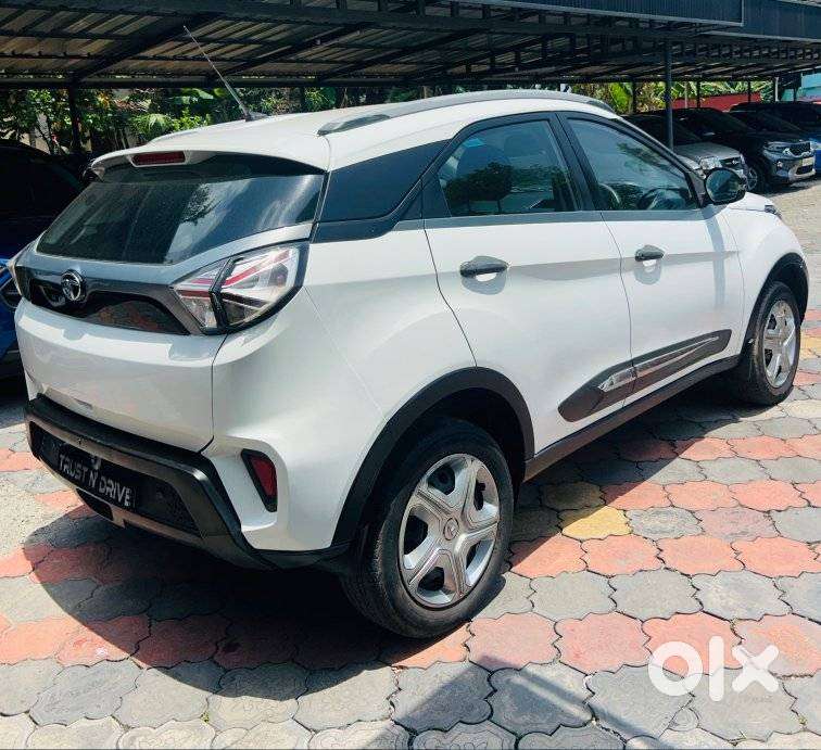 Tata Nexon 1.2 Revotron Xm, 2020, Petrol