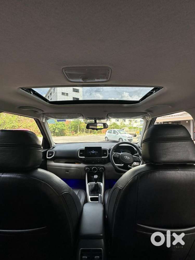 Hyundai Venue Petrol 2024