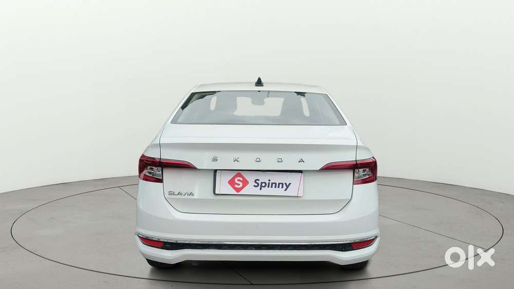 Skoda Slavia Style 1.0l Tsi Mt, 2022, Petrol