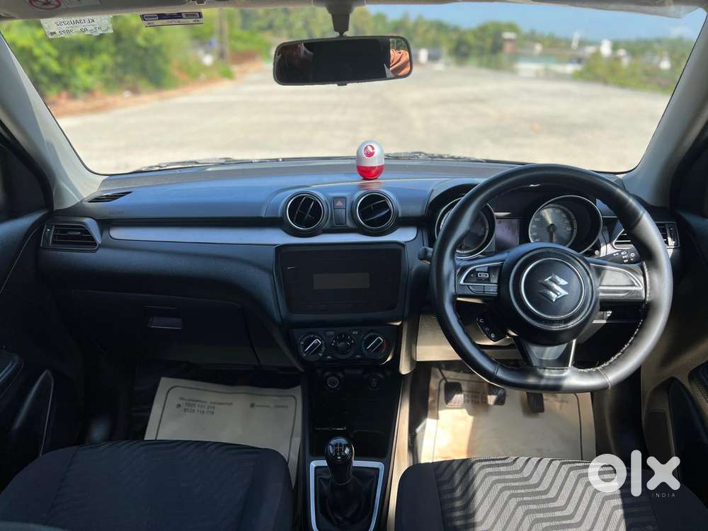 Maruti Suzuki Swift Vxi + Manual, 2022, Petrol