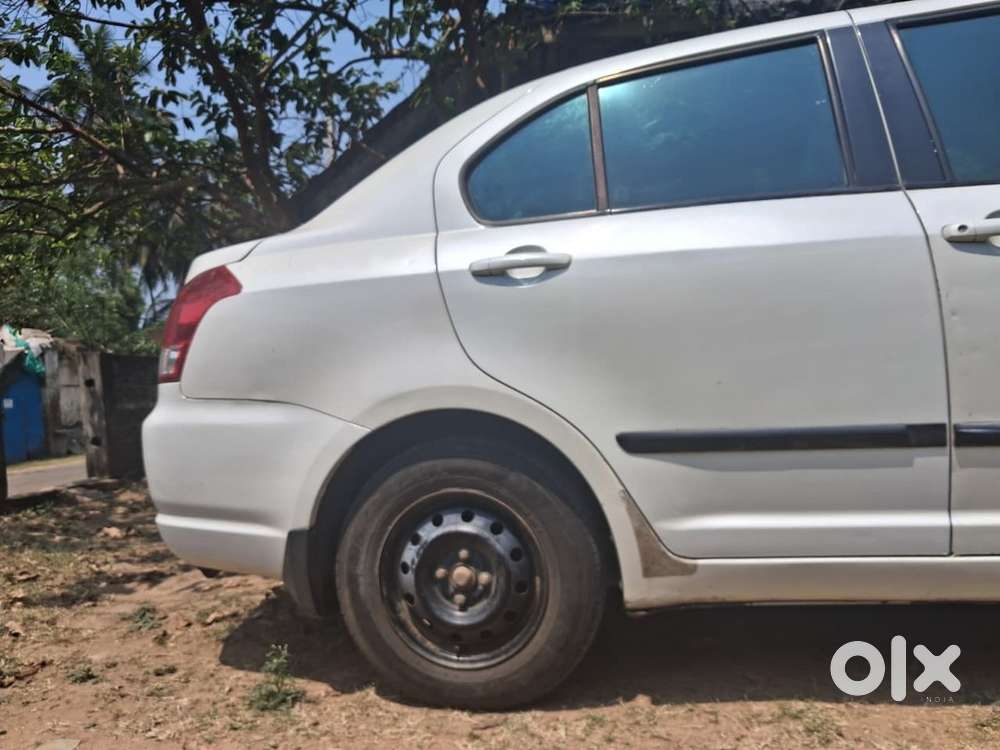 Maruti Suzuki Swift Dzire 2010 Petrol Well Maintained