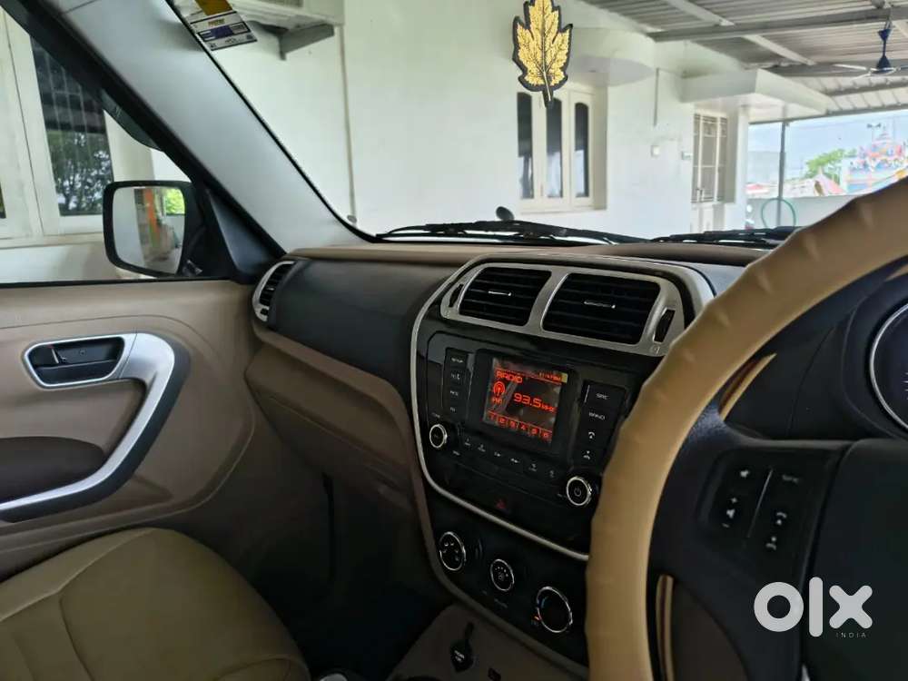 Mahindra Tuv 300 T8